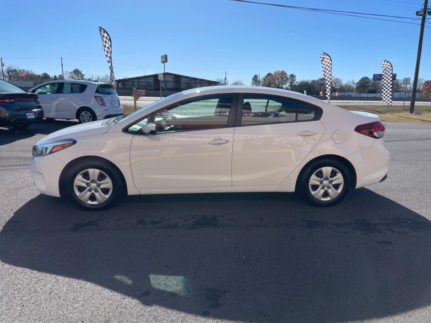 2017 White Kia Forte (3KPFK4A7XHE) with an 4-Cyl, 2.0 Liter engine, Automatic, 6-Spd transmission, located at 8008 Warden Rd, Sherwood, AR, 72120, (501) 801-6100, 34.830078, -92.186684 - Photo#4